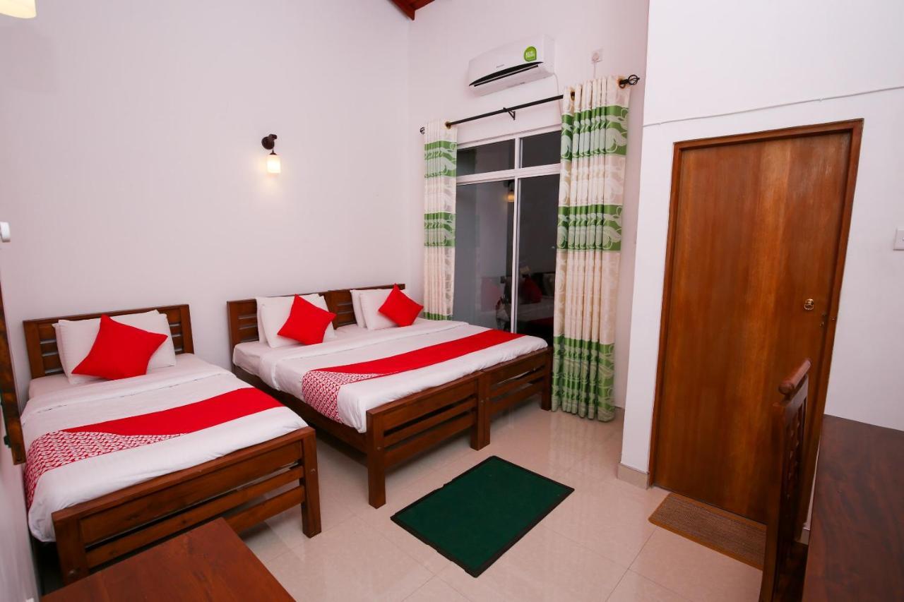 Oyo 438 Sarala Residence Hotel แคนดี้ ภายนอก รูปภาพ