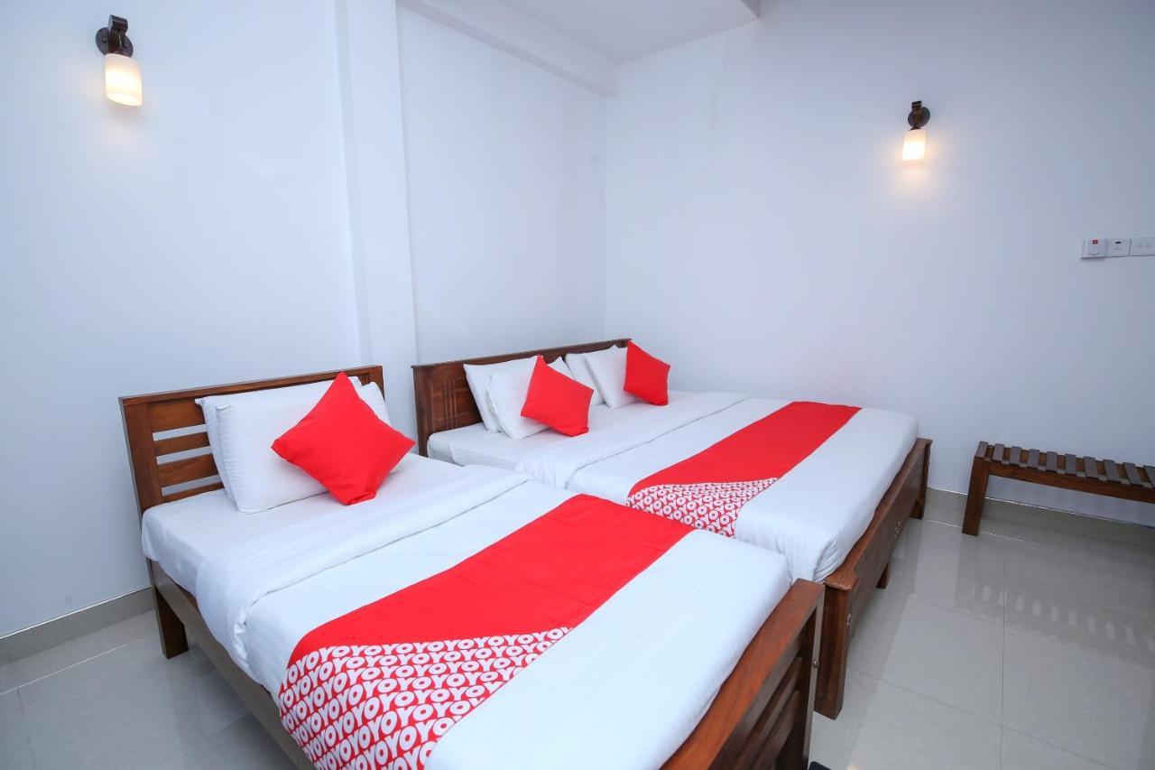 Oyo 438 Sarala Residence Hotel แคนดี้ ภายนอก รูปภาพ